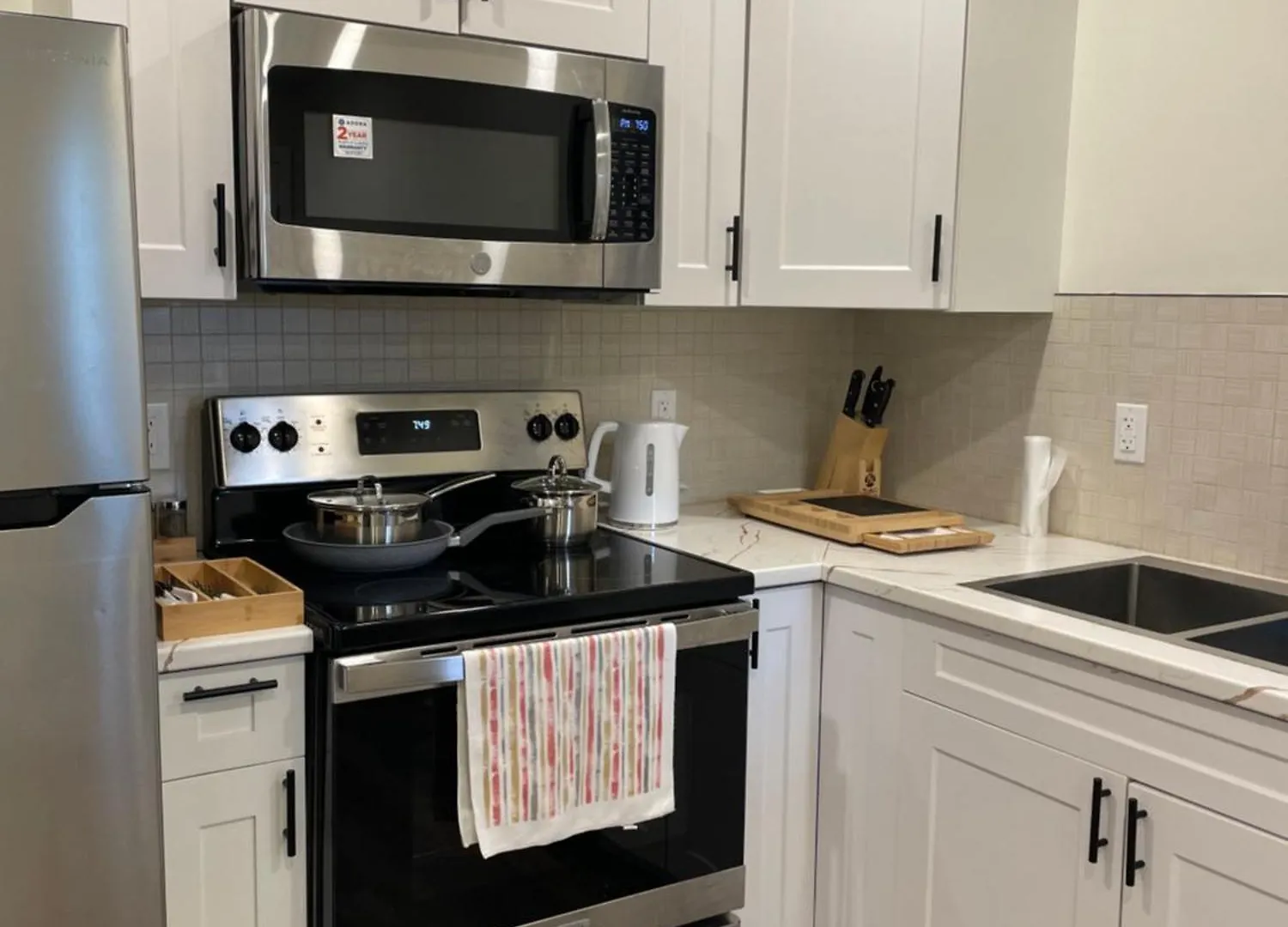 Best Home With Convenience - Proximity To Essential Places And Best Market Price!! Edmonton Canada